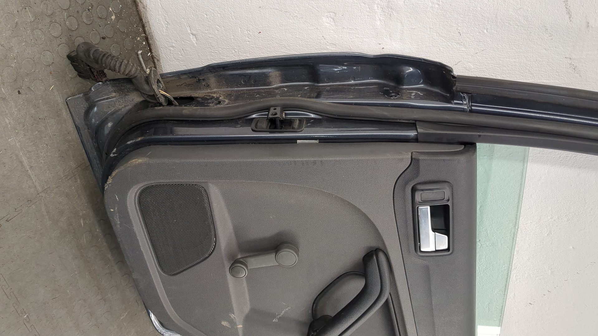 Дверь задняя правая