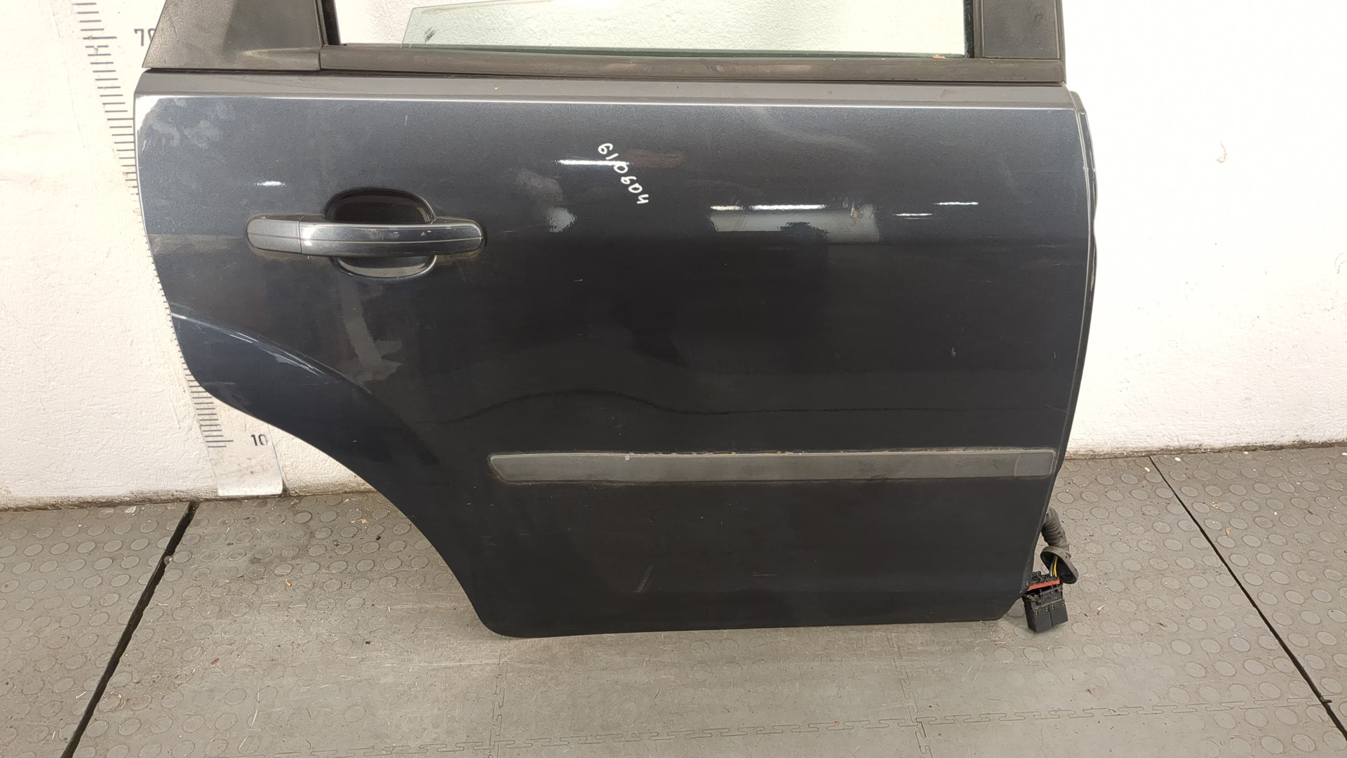 Дверь задняя правая