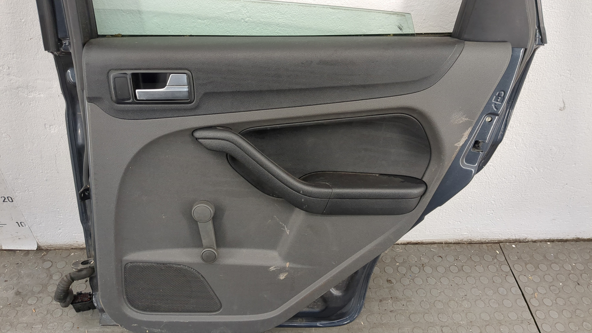 Дверь задняя правая