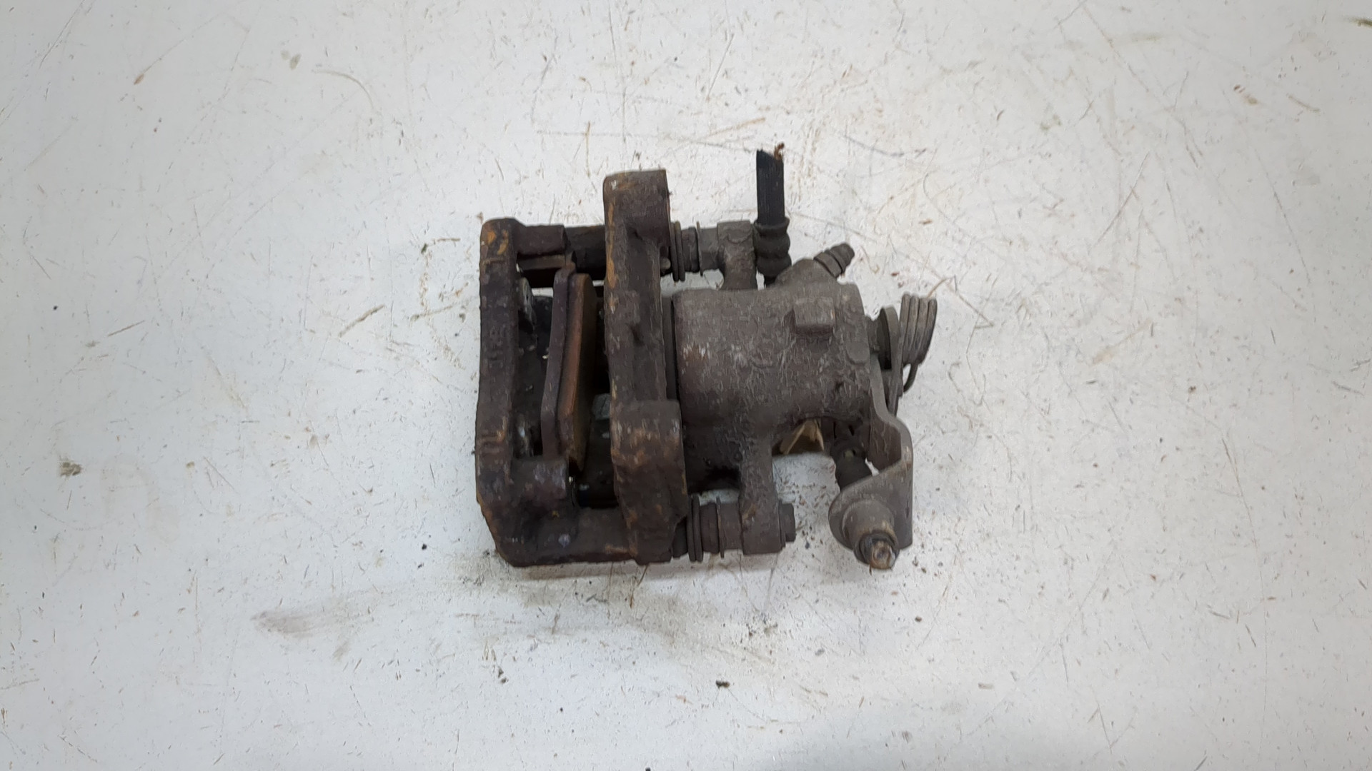 Суппорт задний правый