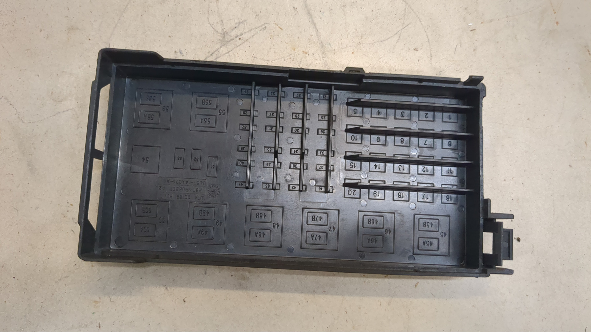 Корпус блока предохранителей