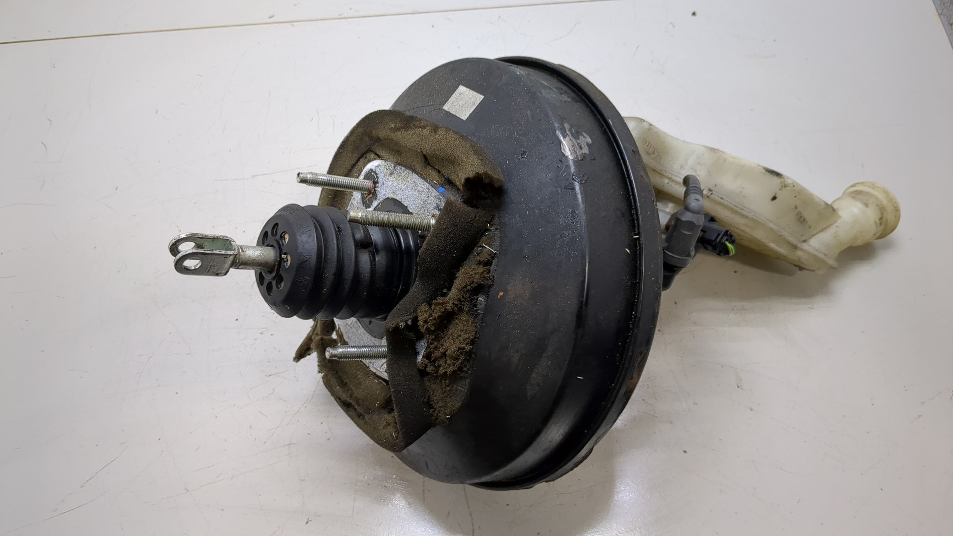 Цилиндр тормозной главный