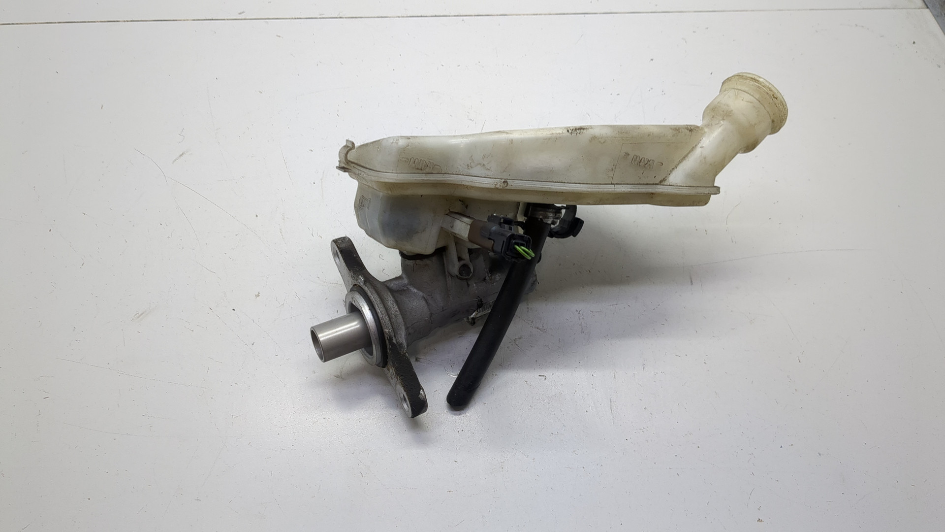 Цилиндр тормозной главный