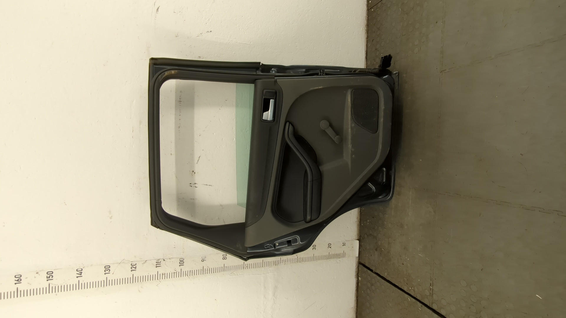 Дверь задняя левая