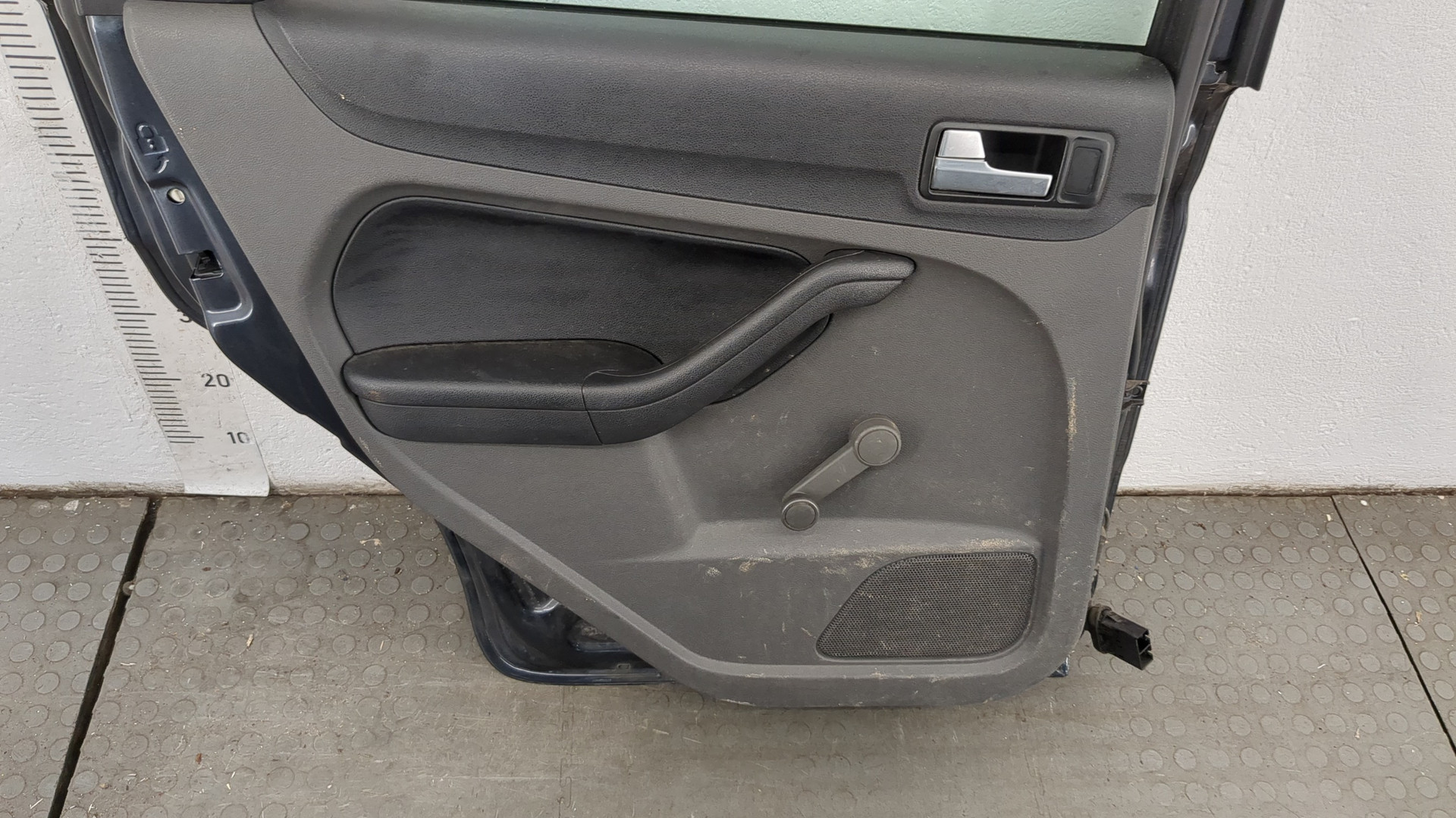 Дверь задняя левая