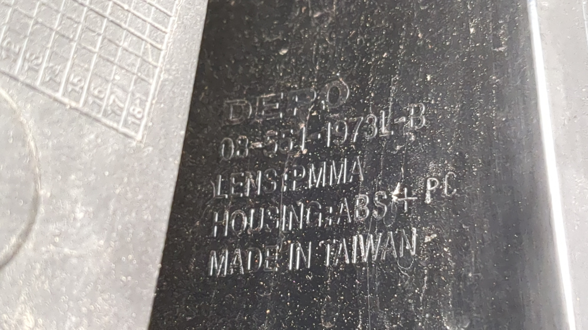 Фонарь задний левый