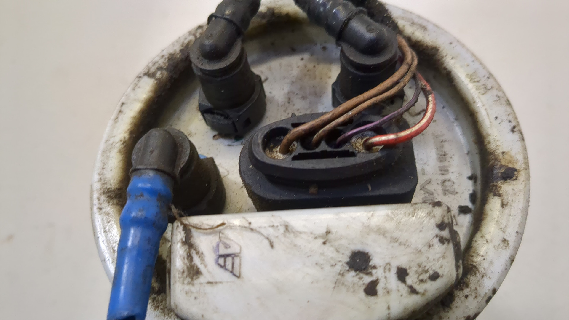 Насос топливный электрический