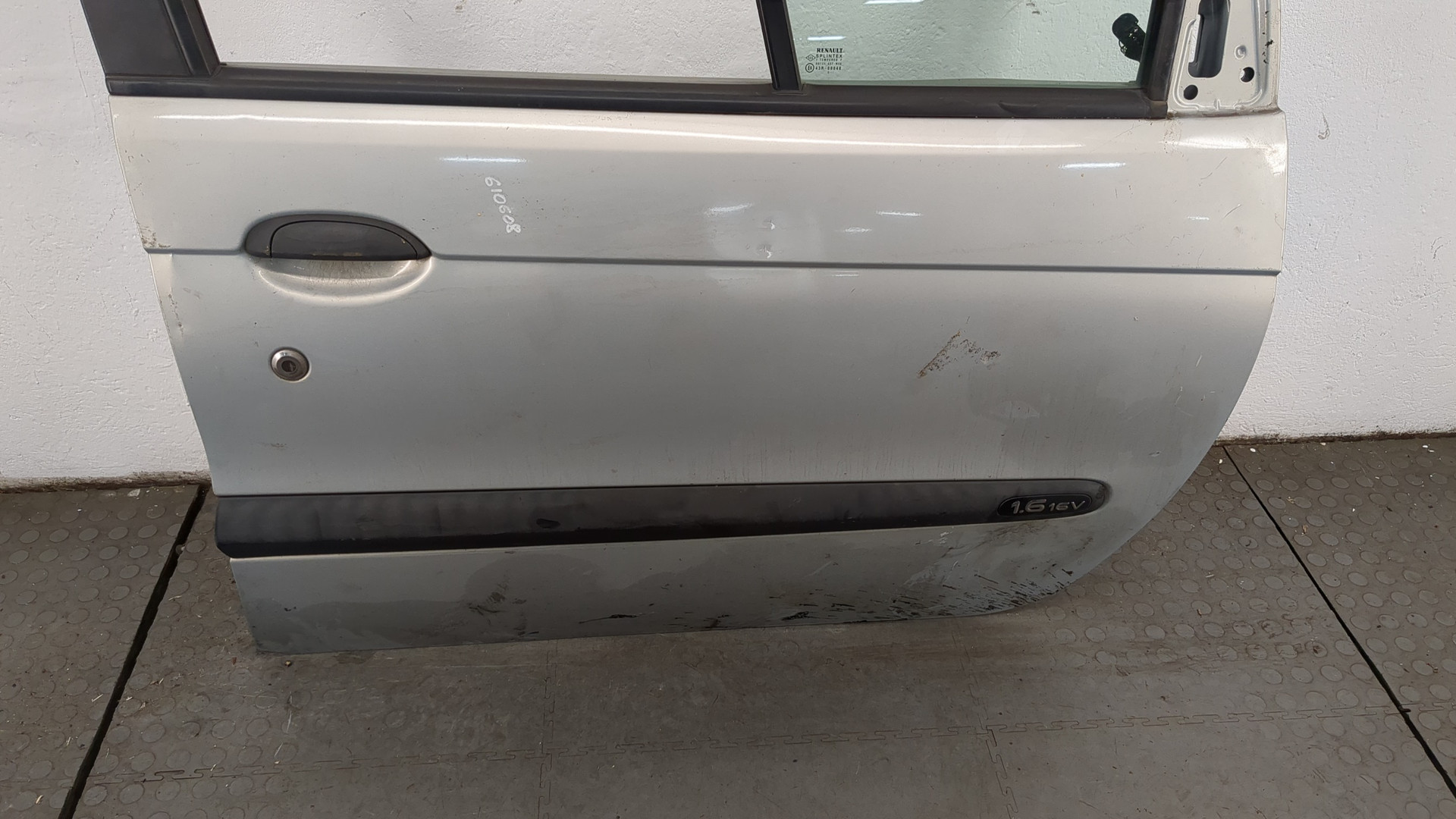 Дверь передняя правая