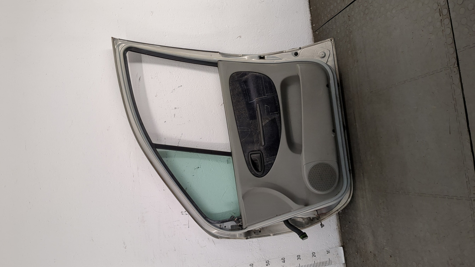 Дверь передняя правая