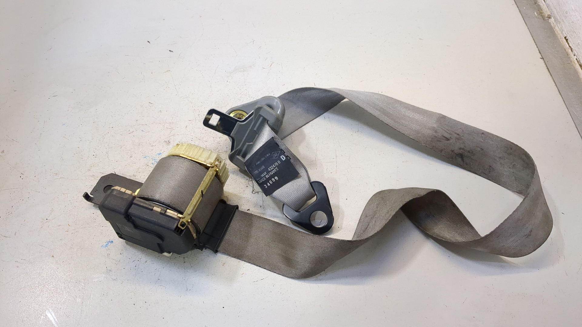 Ремень безопасности