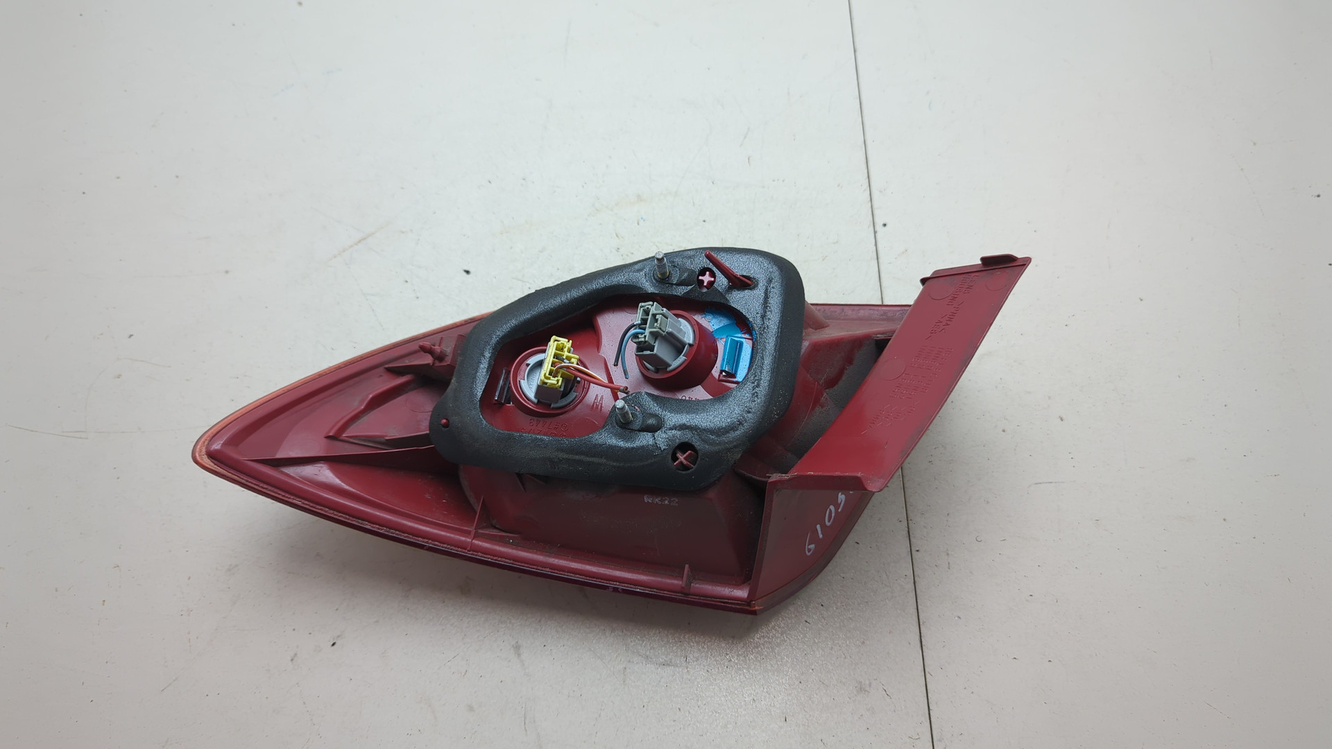 Фонарь задний левый