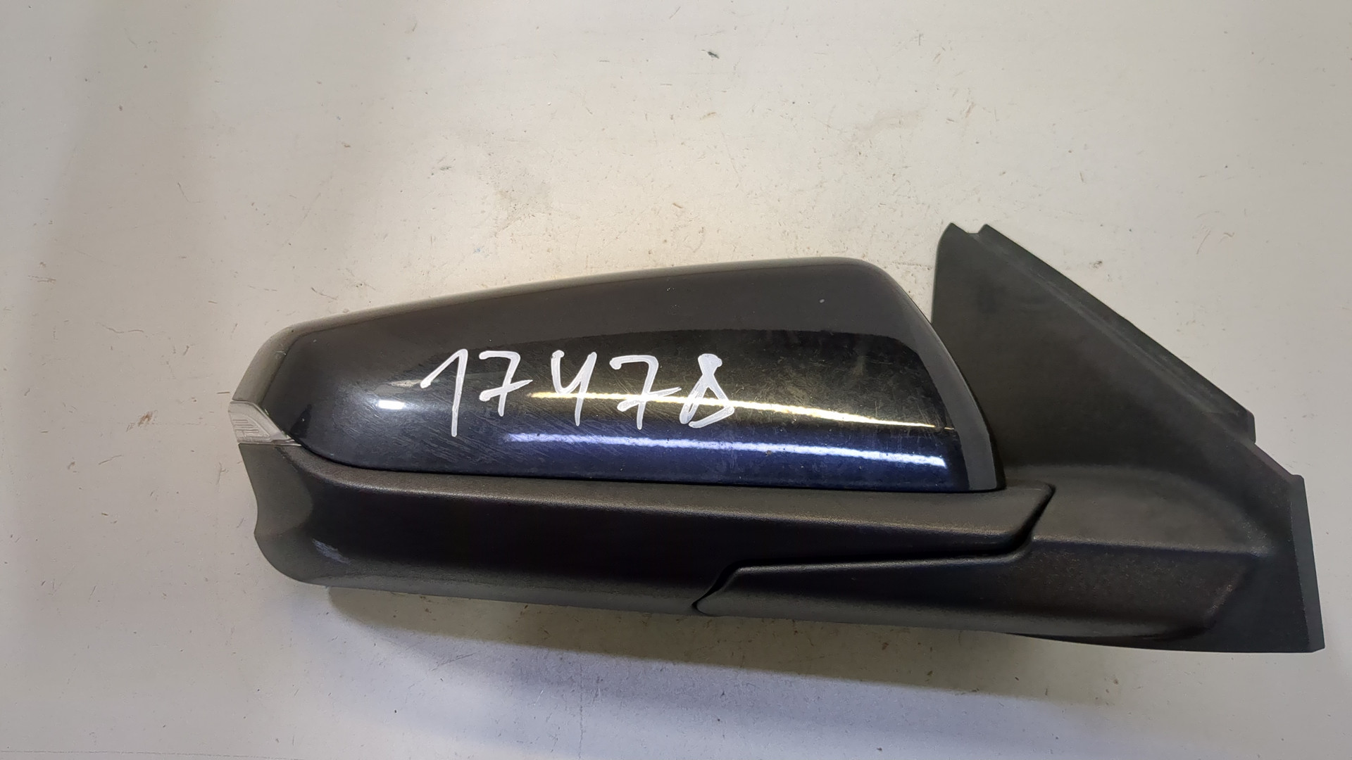 Зеркало правое электрическое