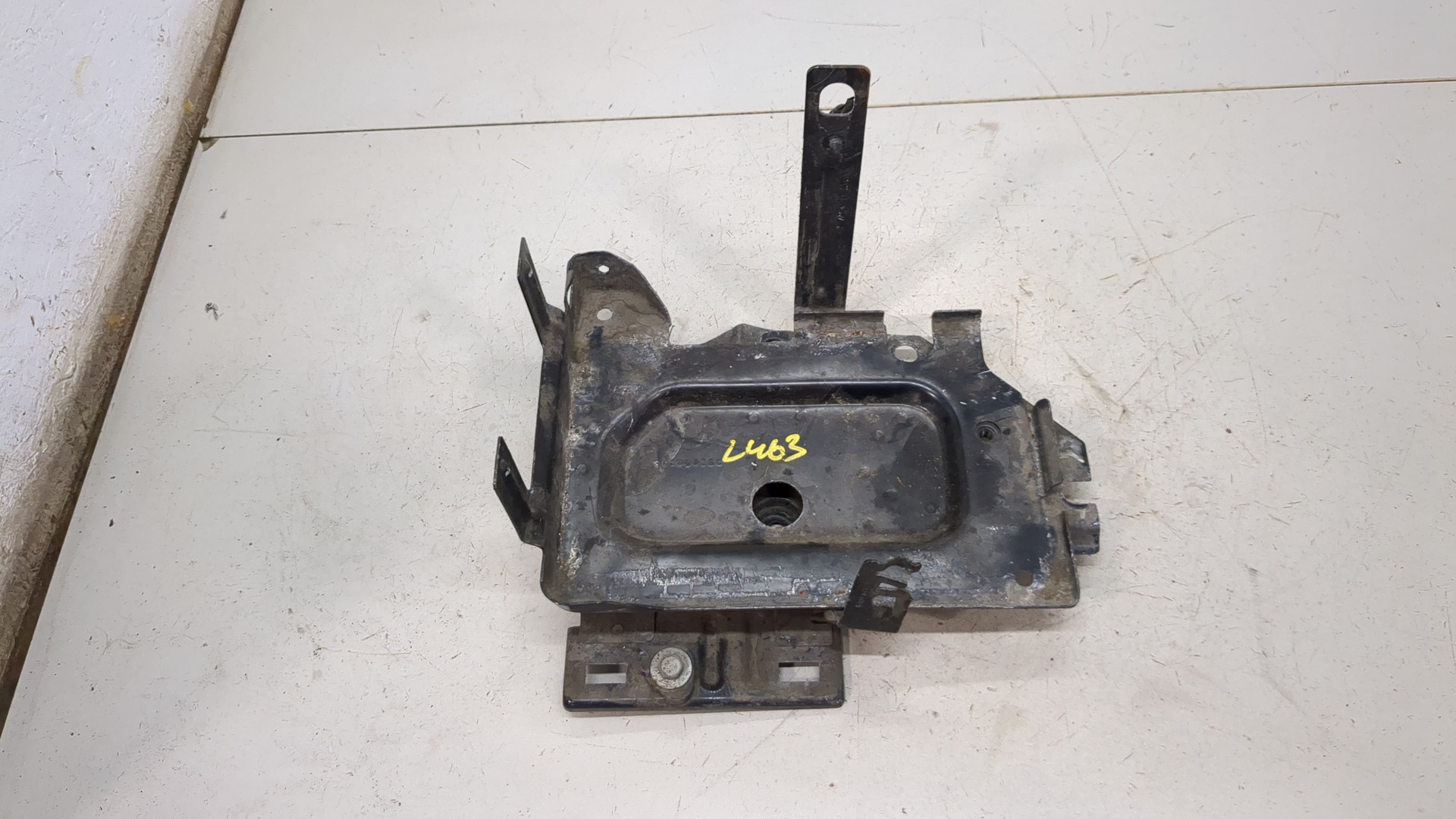 Площадка под аккумулятор (АКБ)