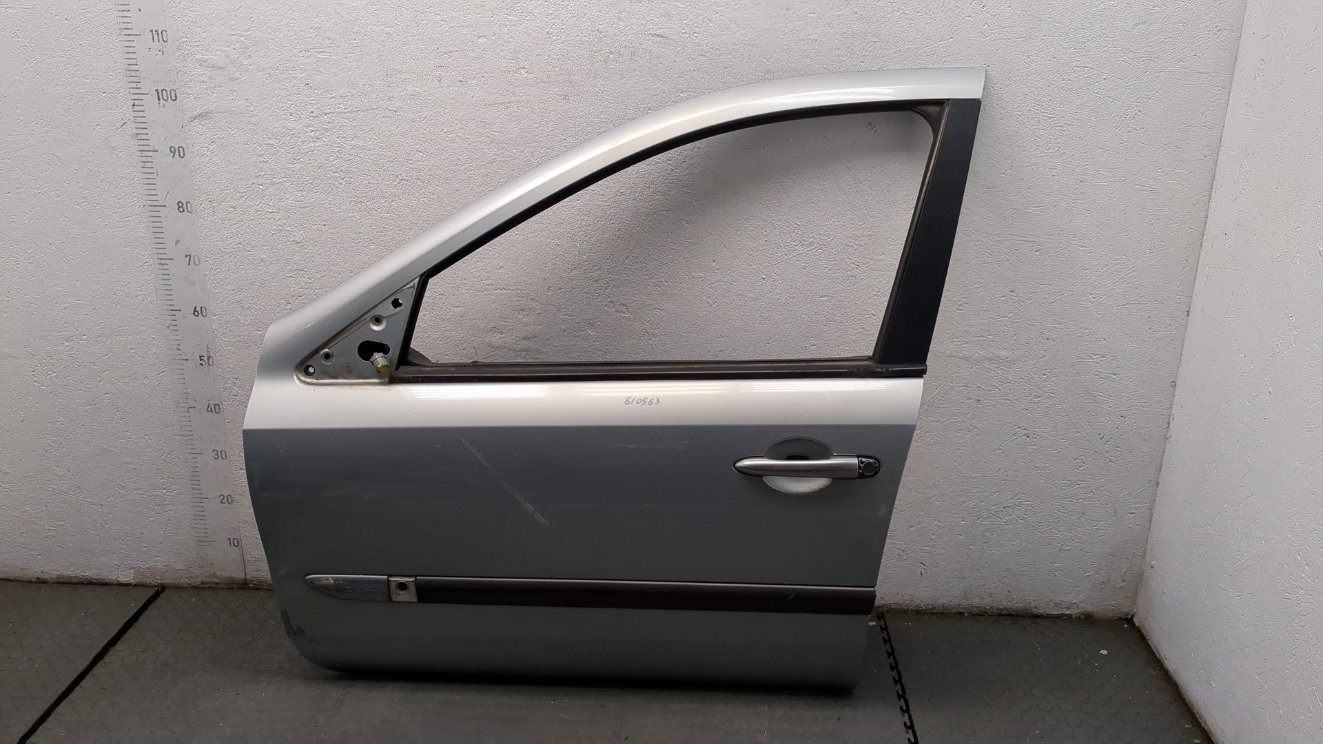 Дверь передняя левая