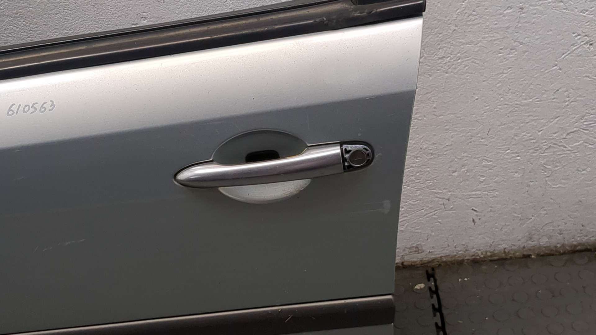 Дверь передняя левая