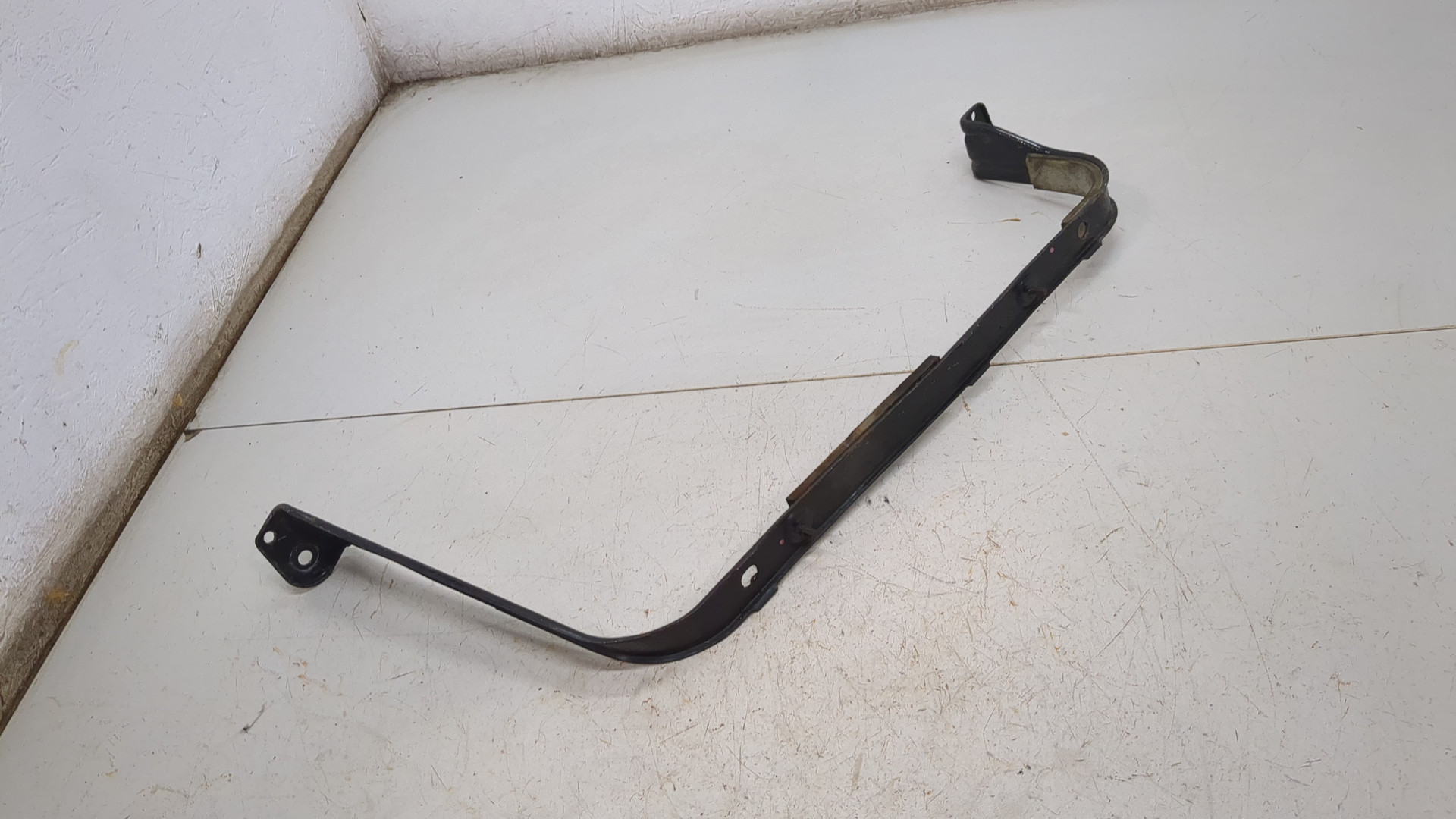 Лента крепления бензобака