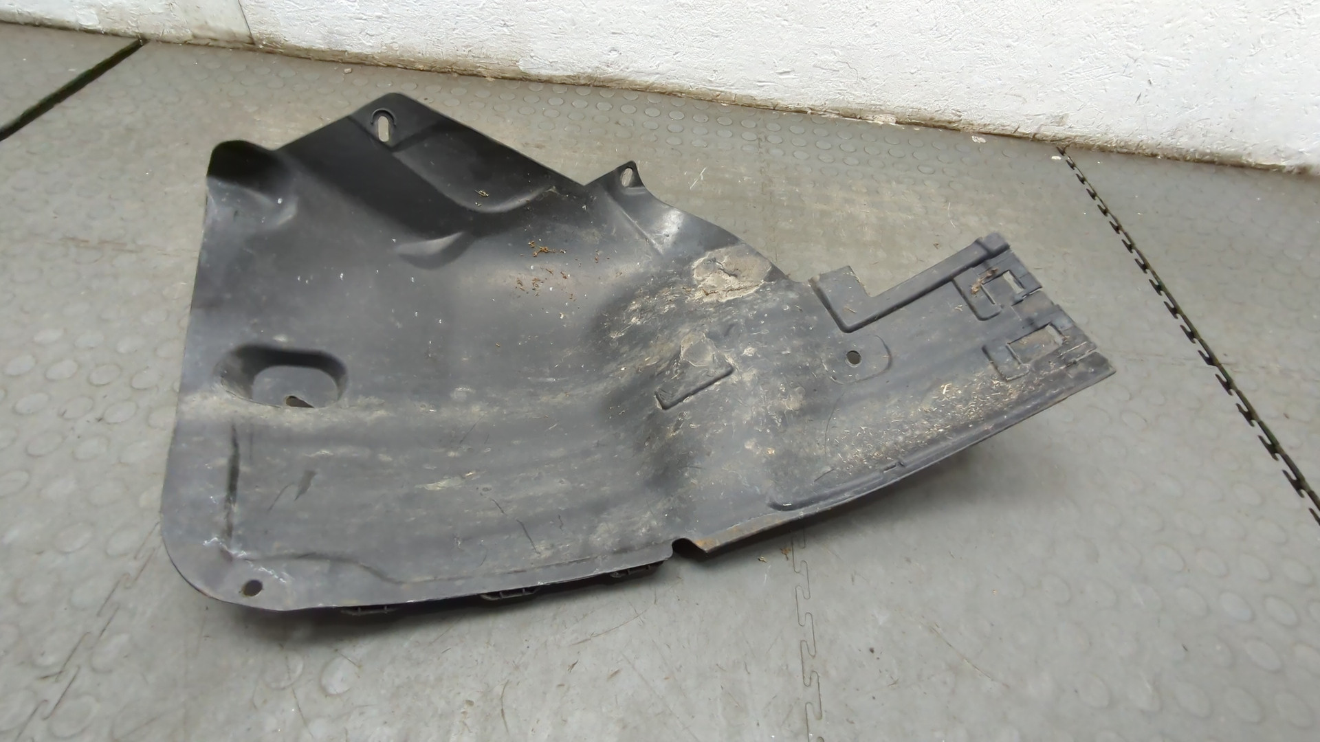 Локер передний левый