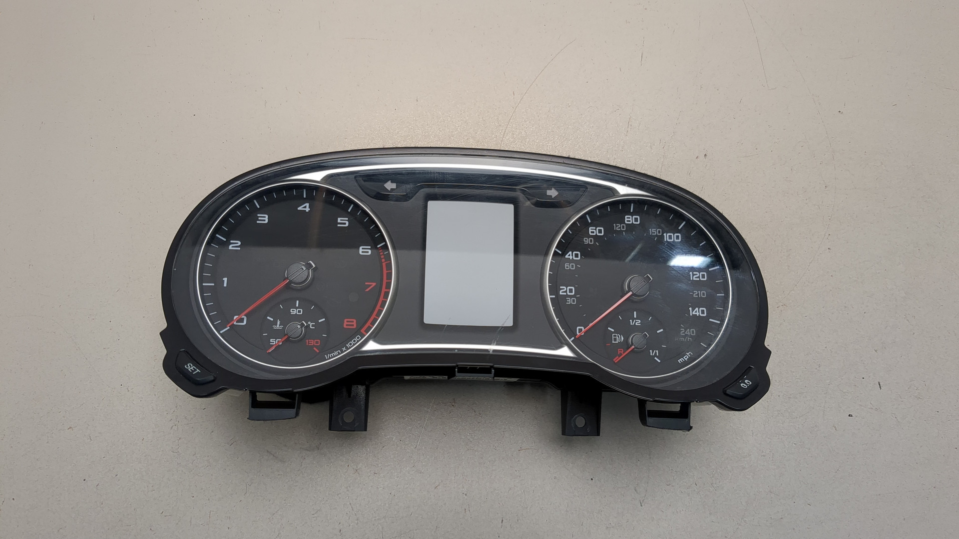 Панель приборов