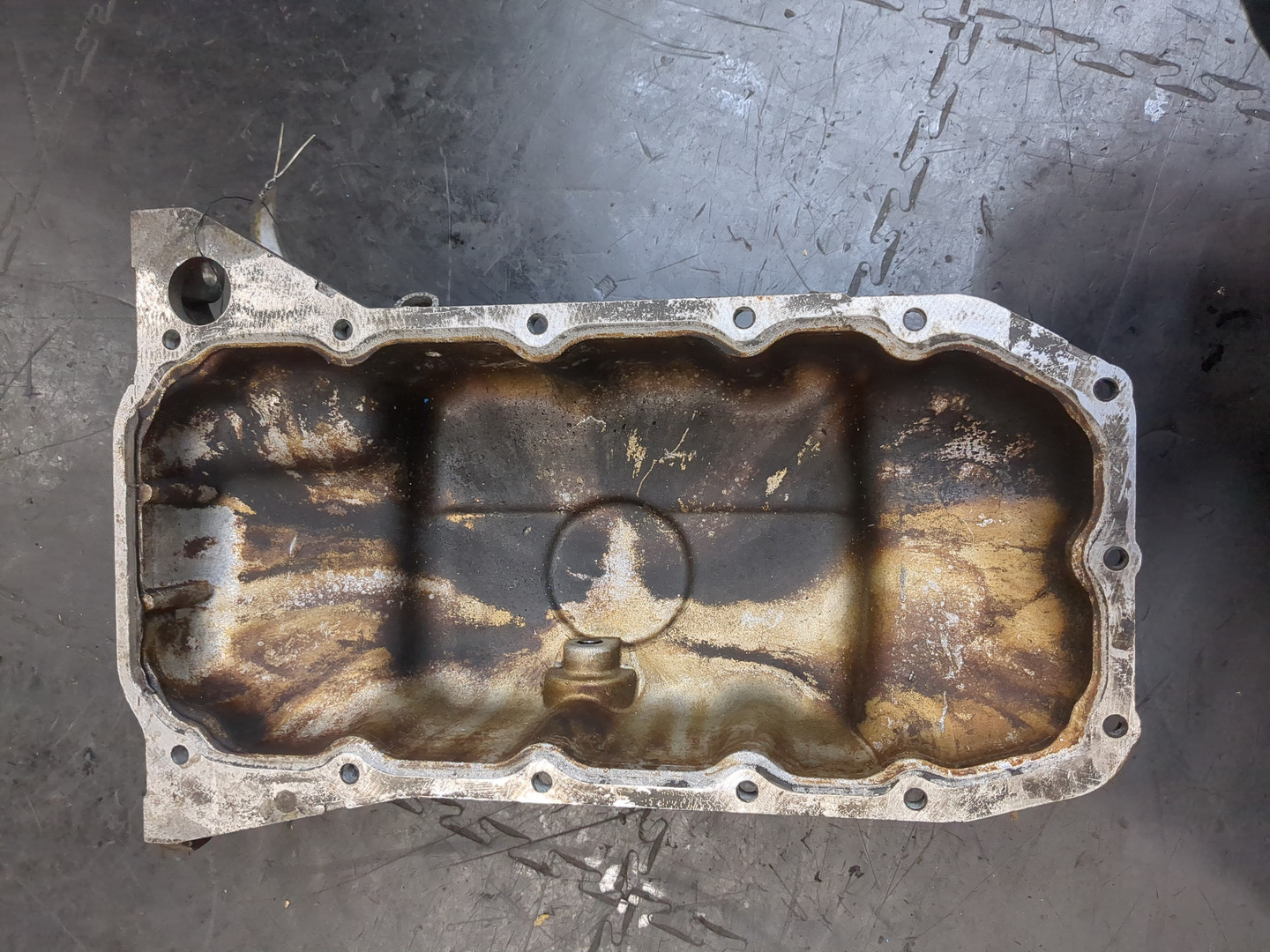 Поддон масляный двигателя (картер)