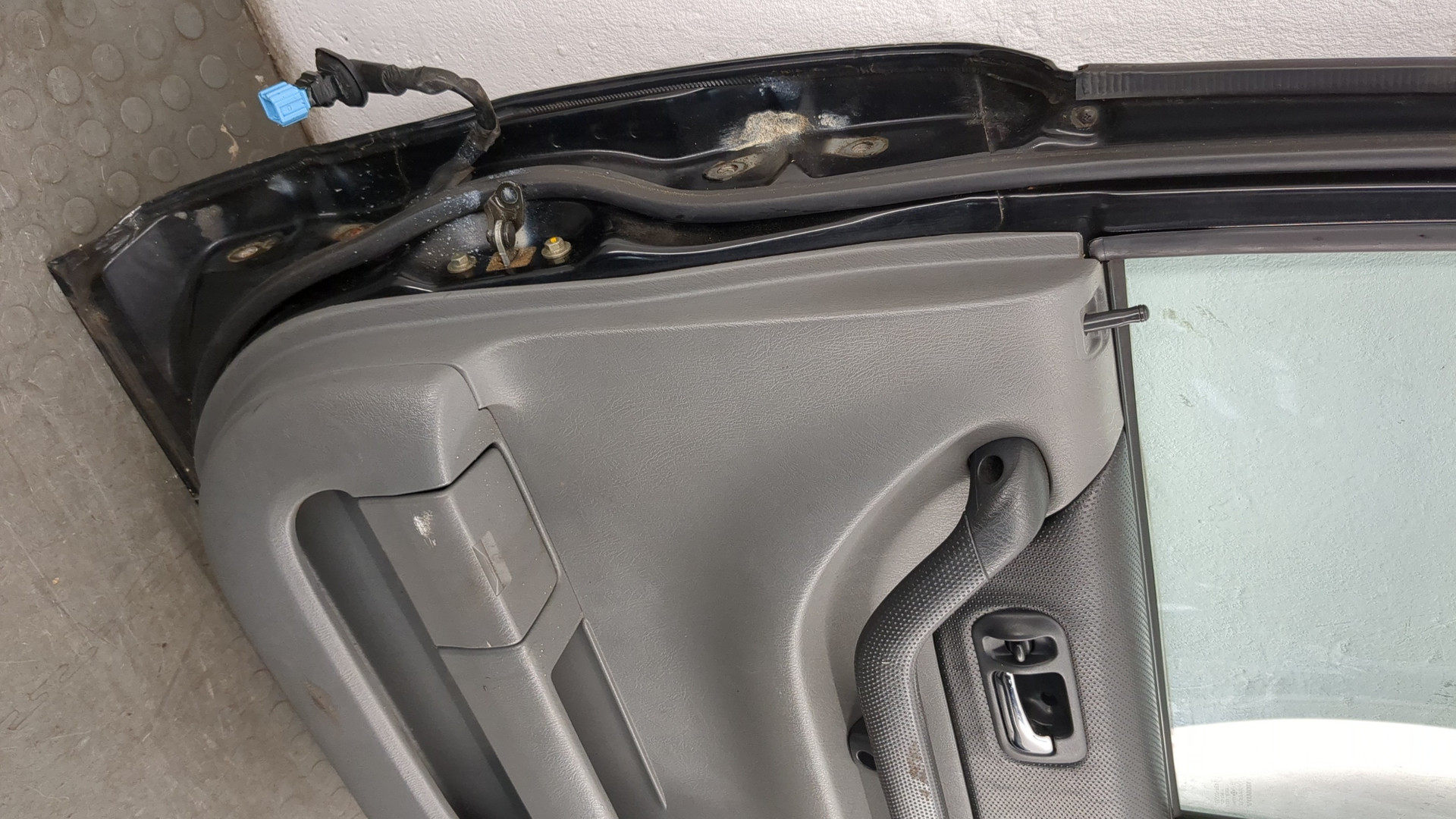 Дверь задняя правая