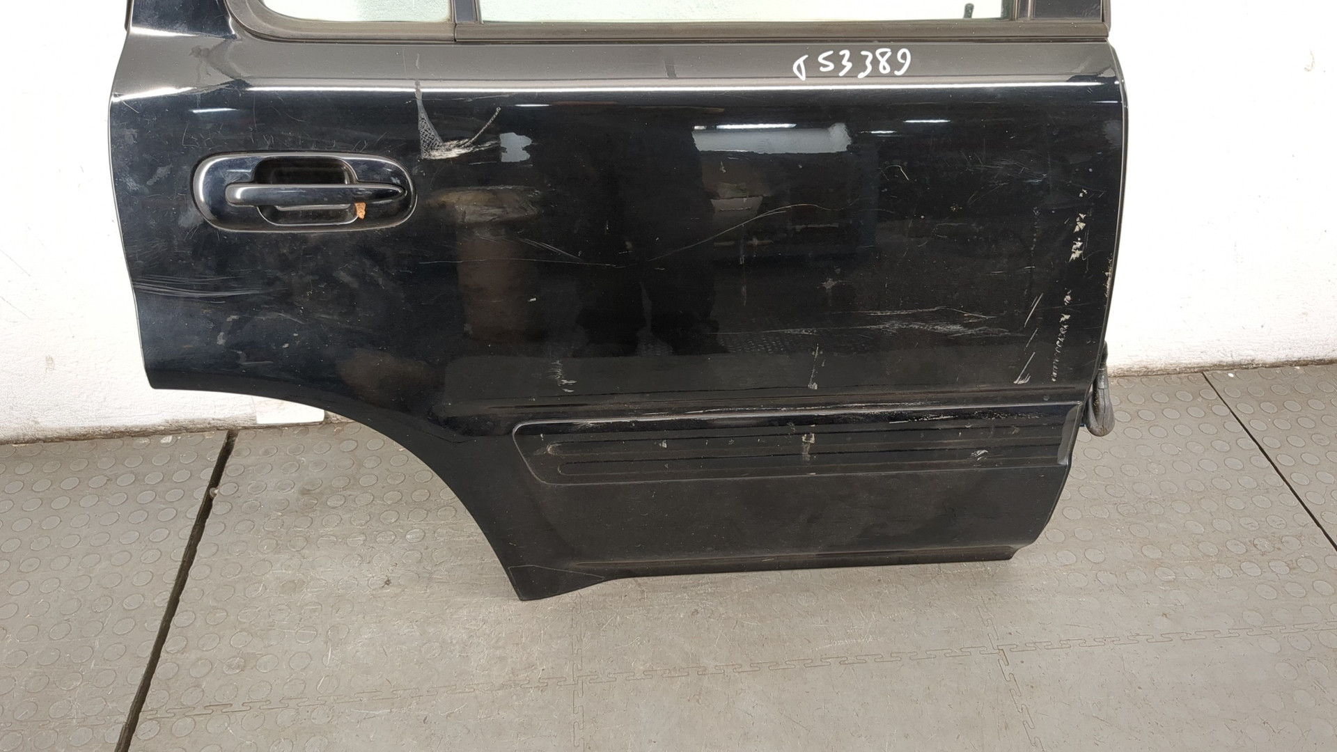 Дверь задняя правая