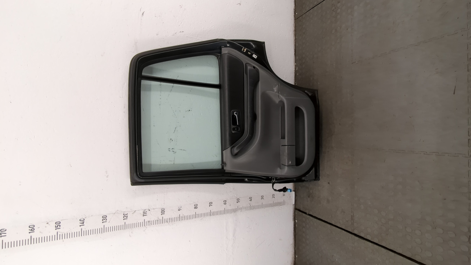 Дверь задняя правая