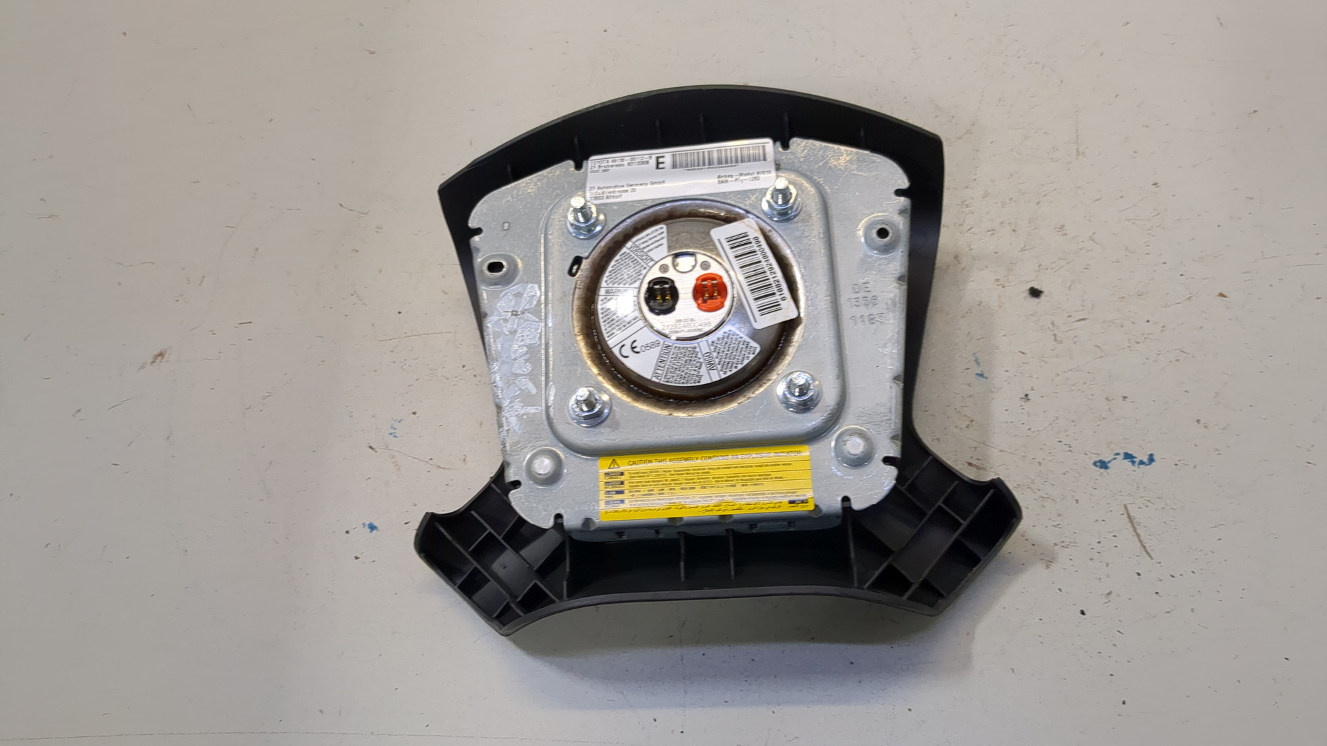 Подушка безопасности в рулевое колесо