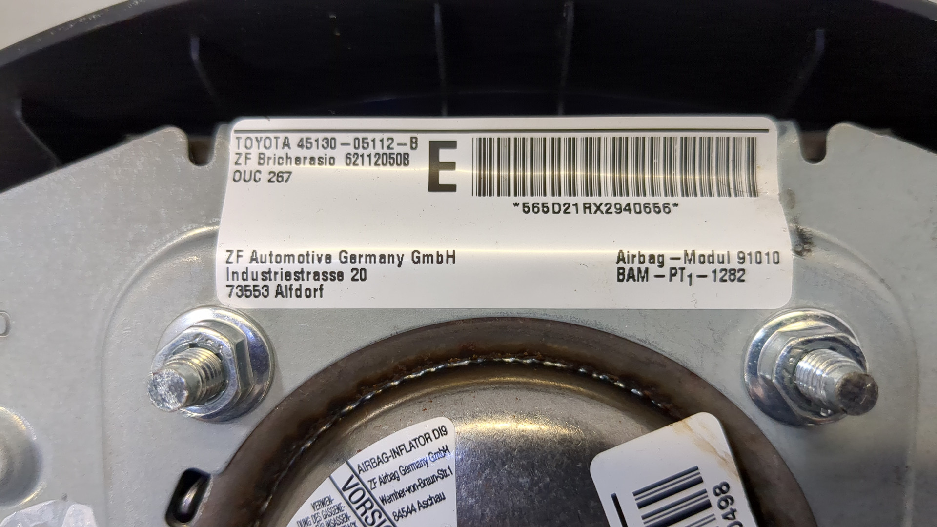 Подушка безопасности в рулевое колесо