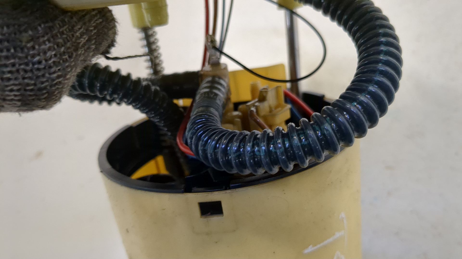 Насос топливный электрический