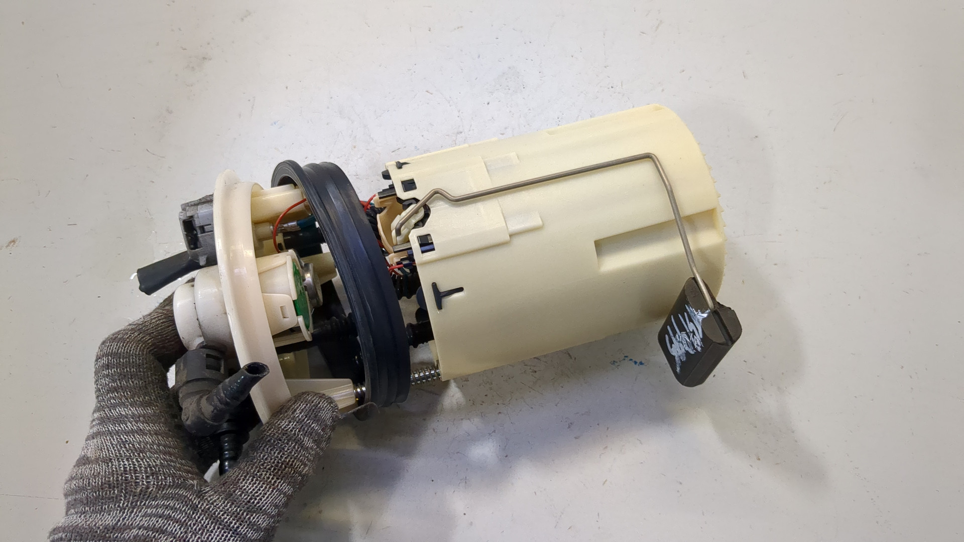 Насос топливный электрический