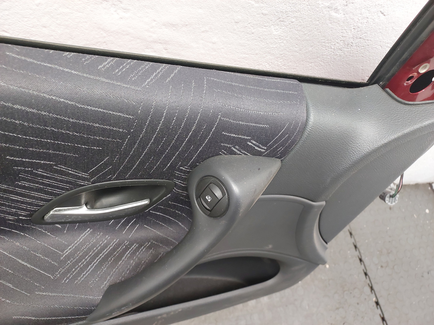 Дверь передняя левая