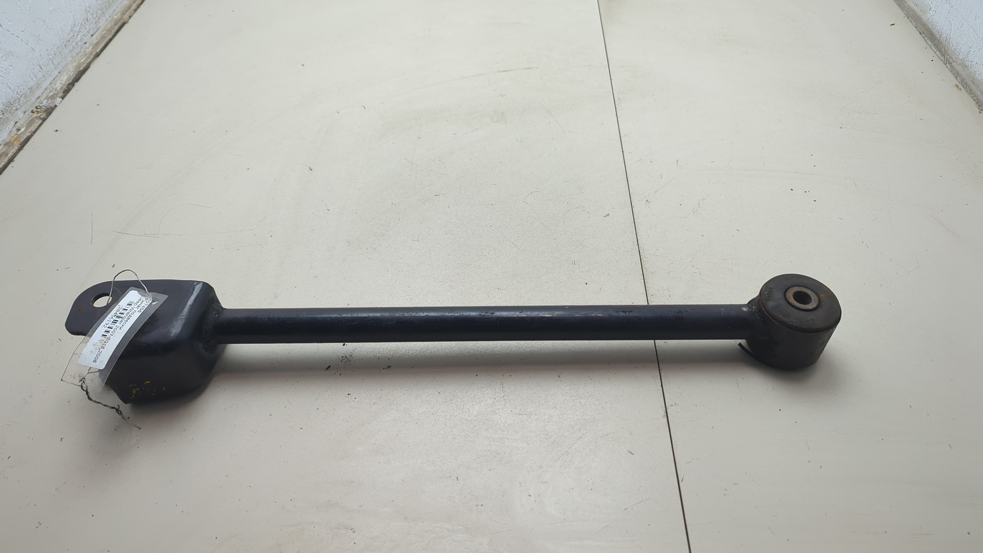 Рычаг передний правый