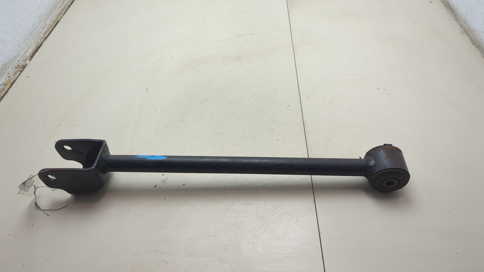 Рычаг передний правый