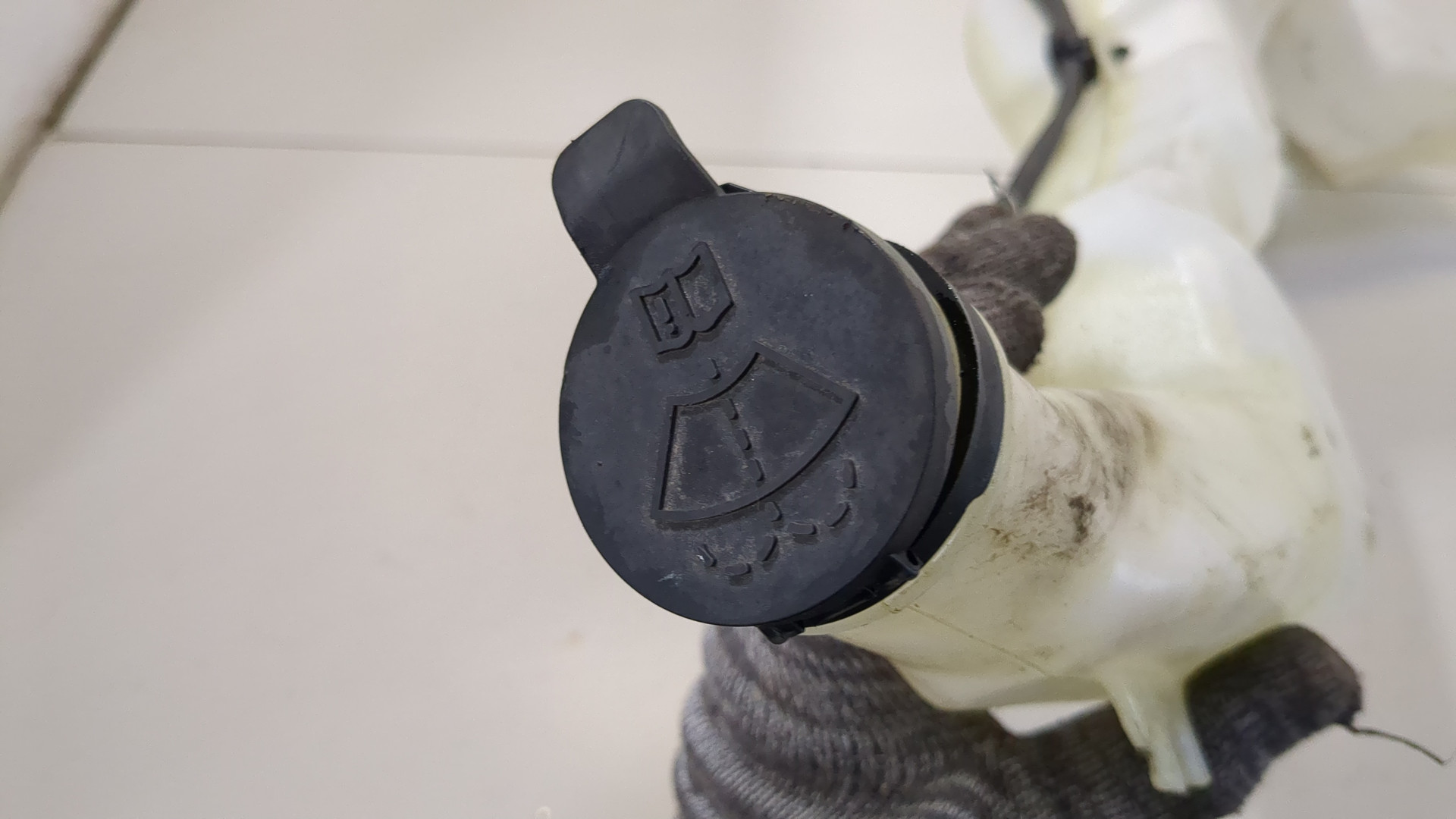 Бачок омывателя лобового стекла