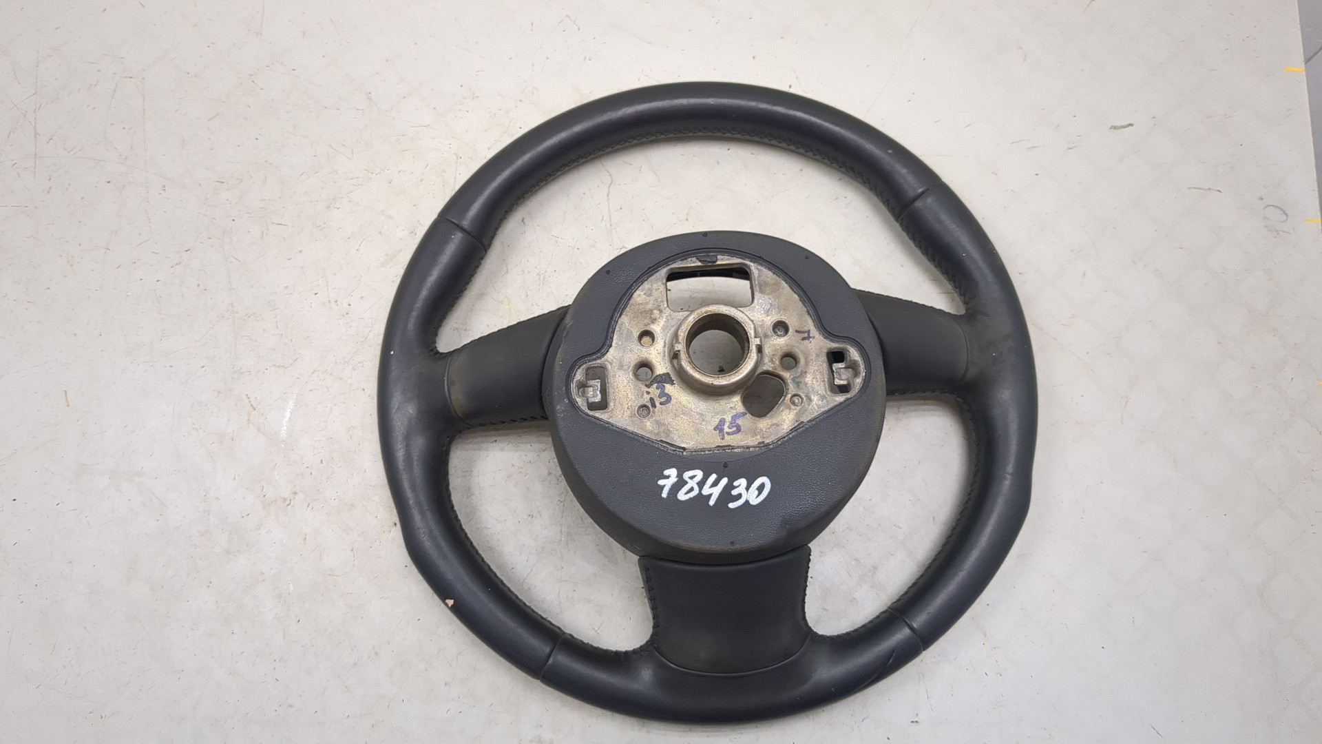 Рулевое колесо (руль)