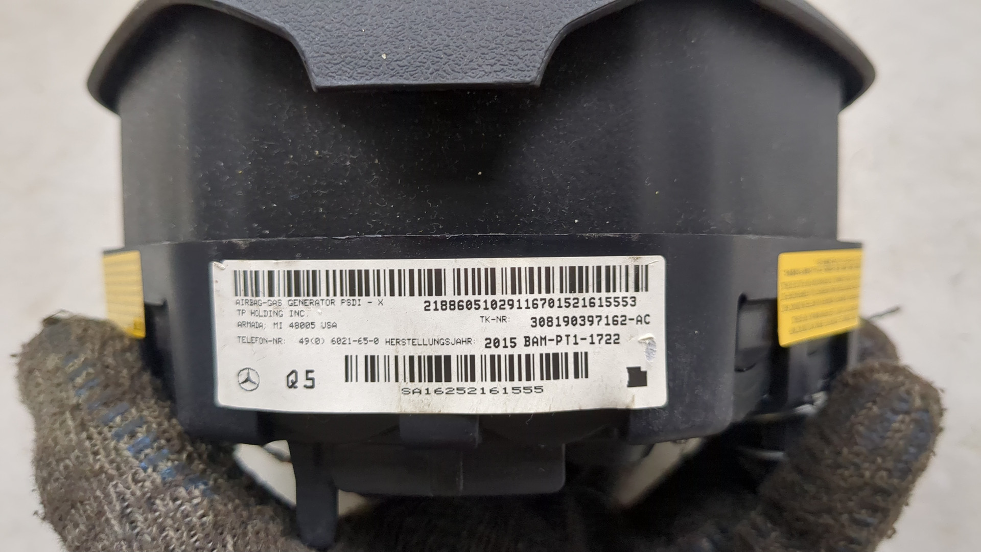 Подушка безопасности в рулевое колесо