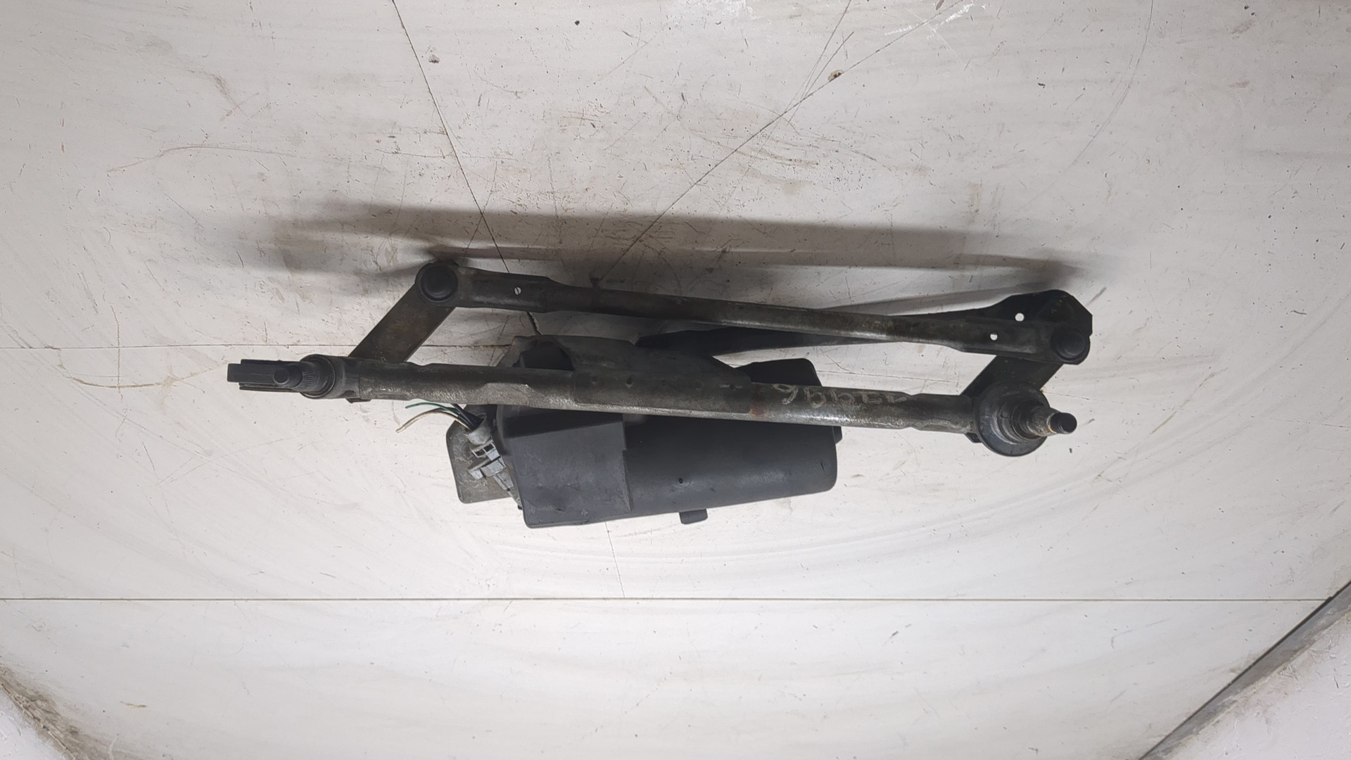 Трапеция стеклоочистителей