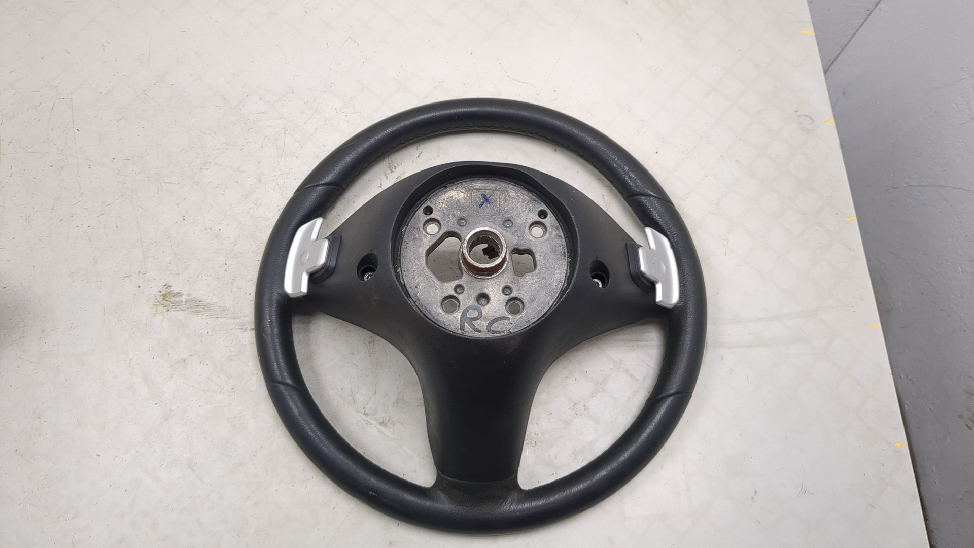 Рулевое колесо (руль)