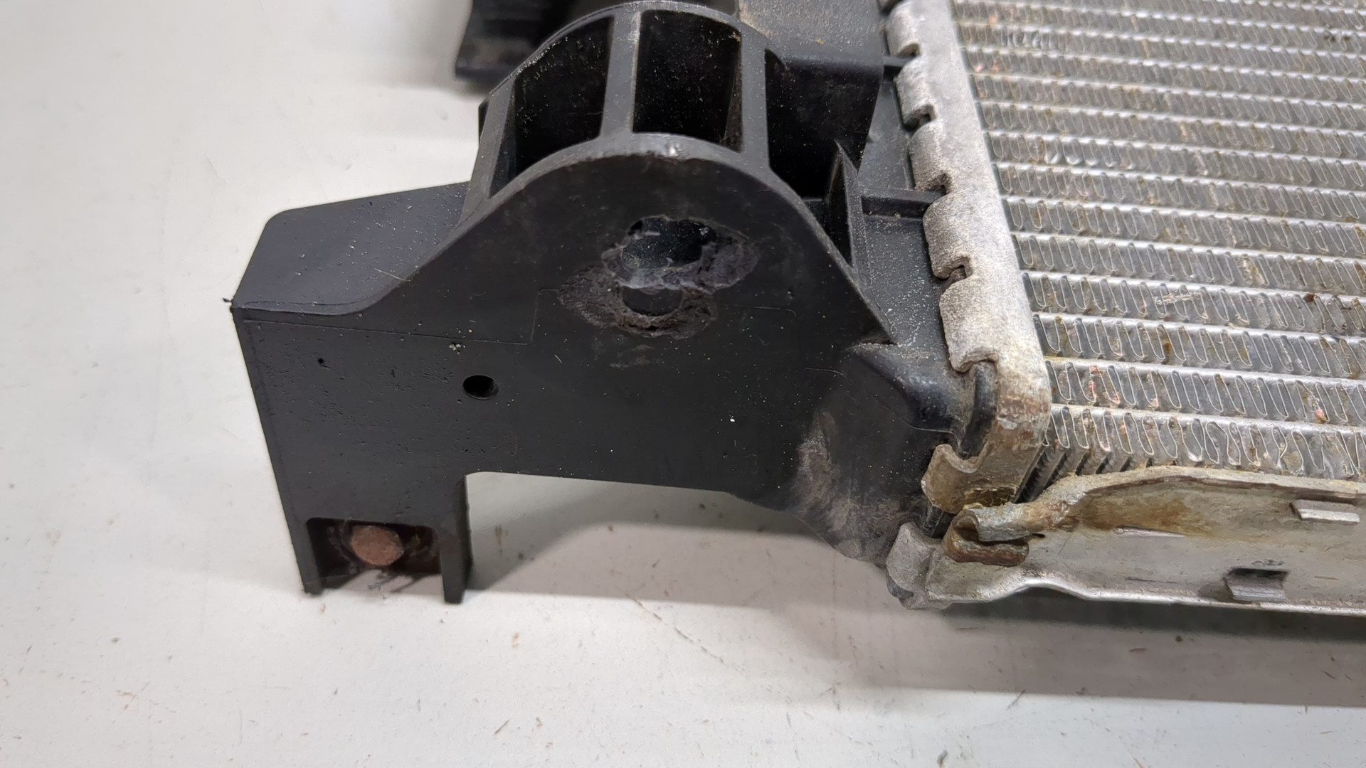 Радиатор охлаждения двигателя основной