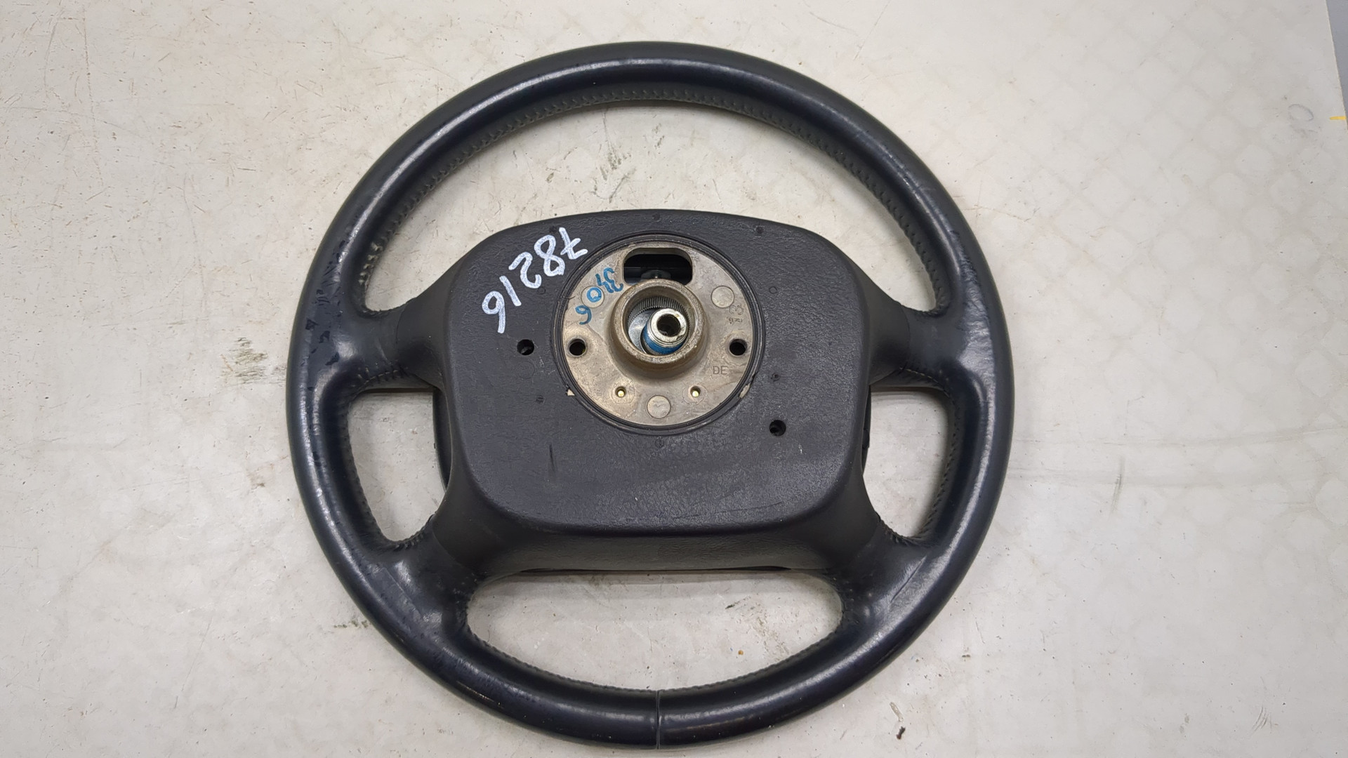 Рулевое колесо (руль)