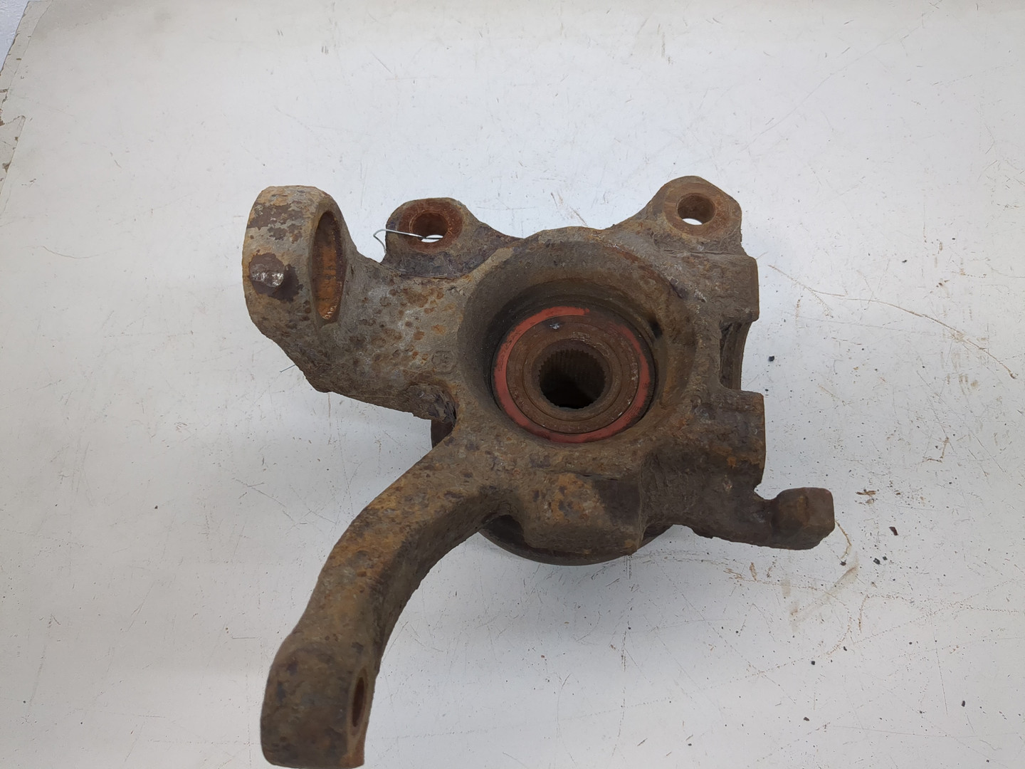 Кулак поворотный задний левый