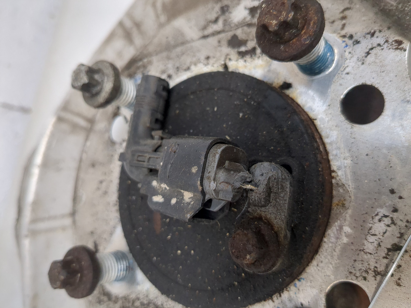 Кулак поворотный задний левый