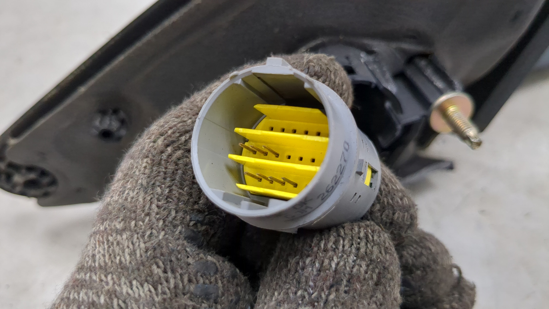 Зеркало правое электрическое