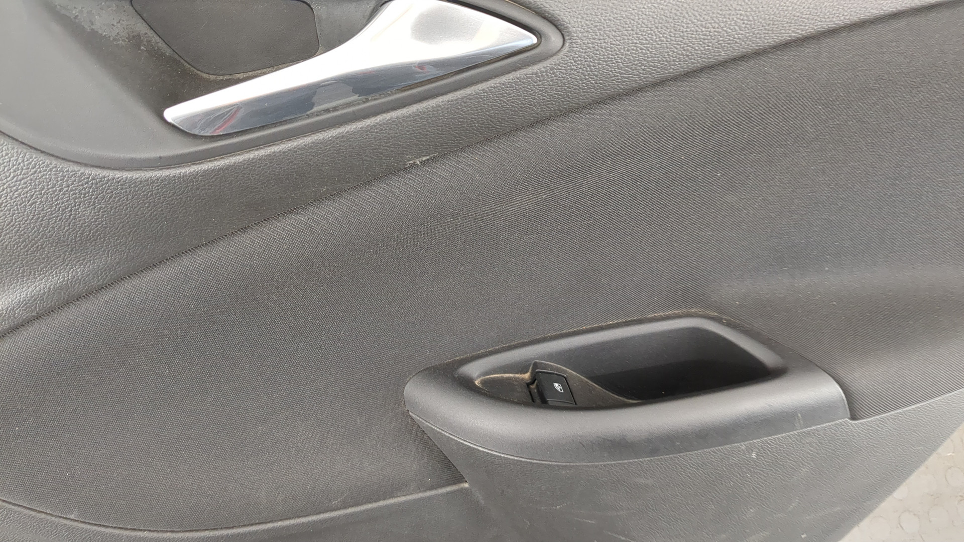 Дверь задняя правая