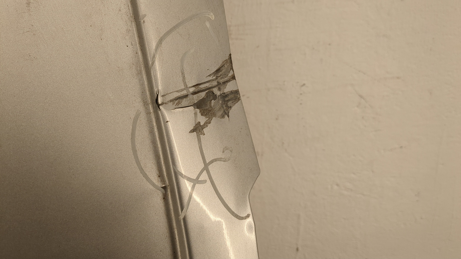 Дверь багажника правая