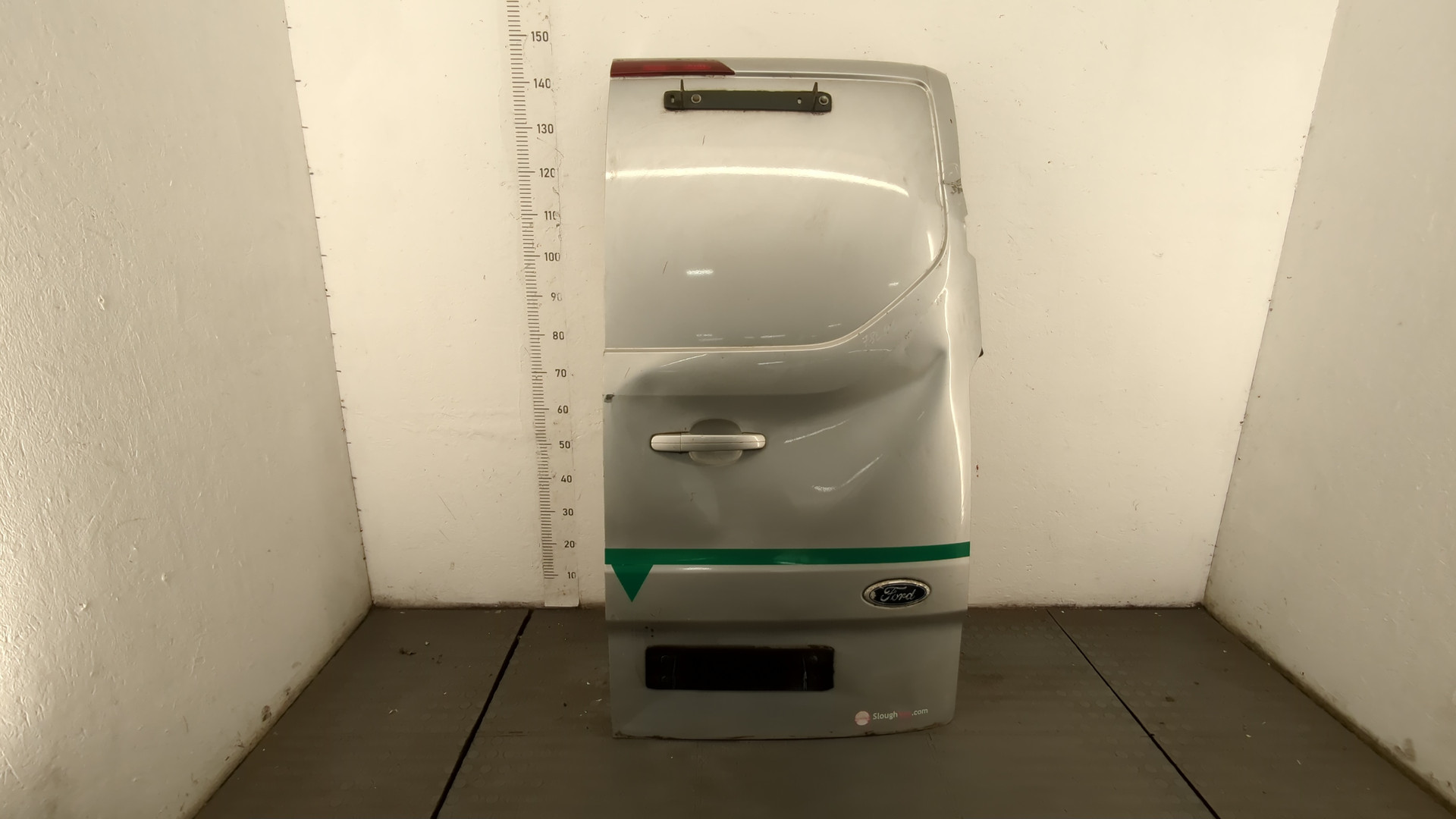 Дверь багажника правая