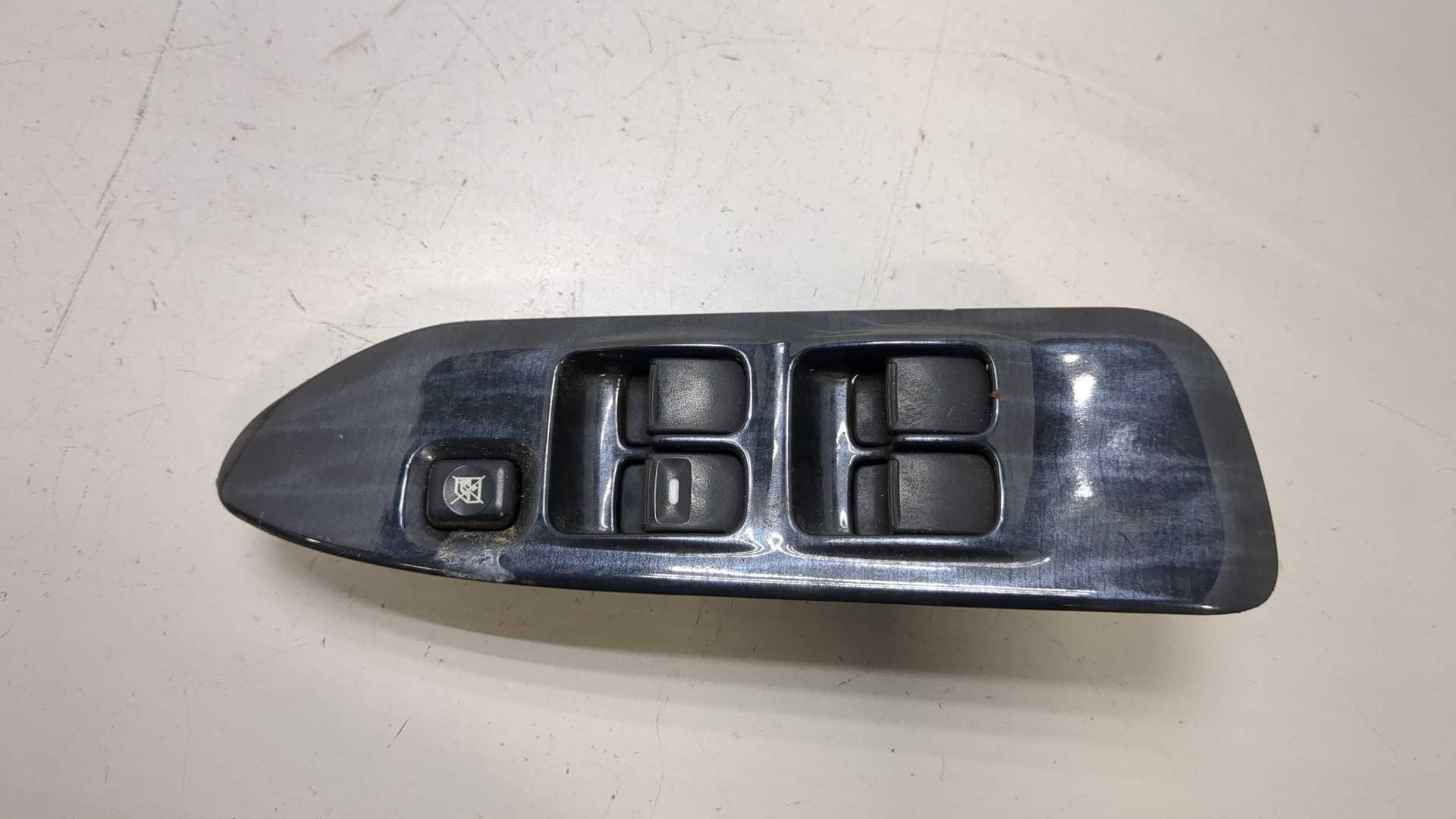 Кнопка стеклоподъемника