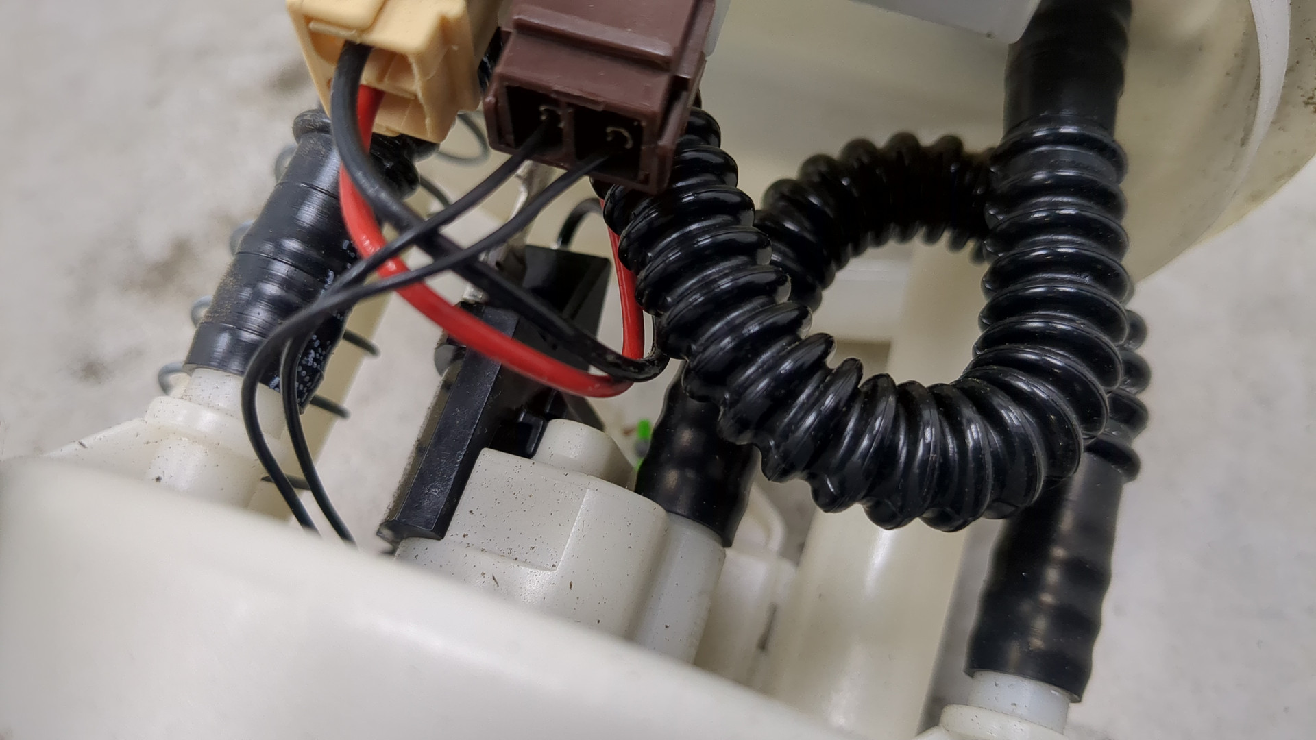 Насос топливный электрический