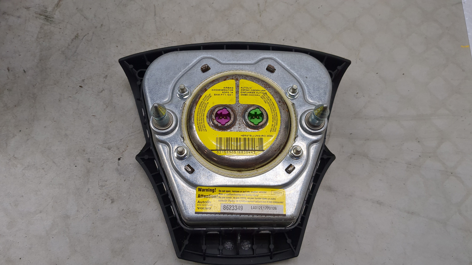 Подушка безопасности в рулевое колесо