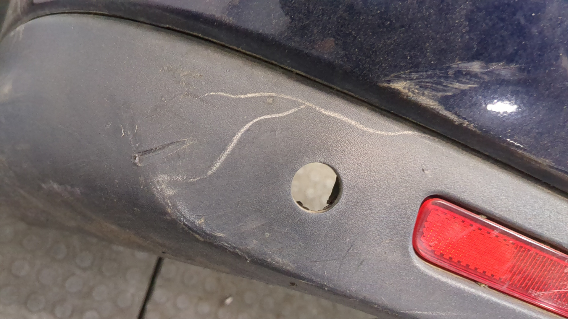 Бампер задний